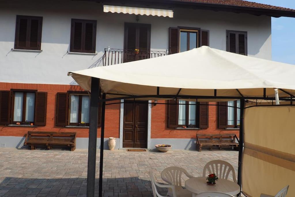 Ferienwohnung Casa Volpe Magliano Alfieri Exterior foto