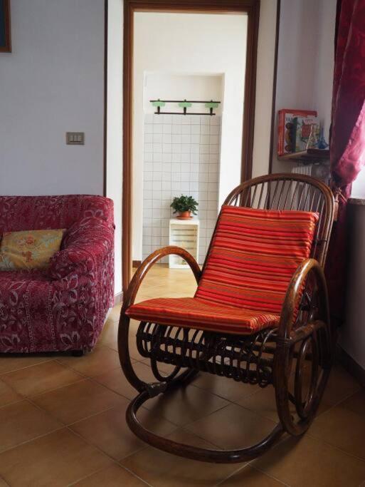 Ferienwohnung Casa Volpe Magliano Alfieri Exterior foto